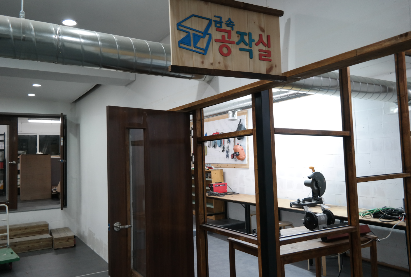 스페이스 전경 사진입니다_3