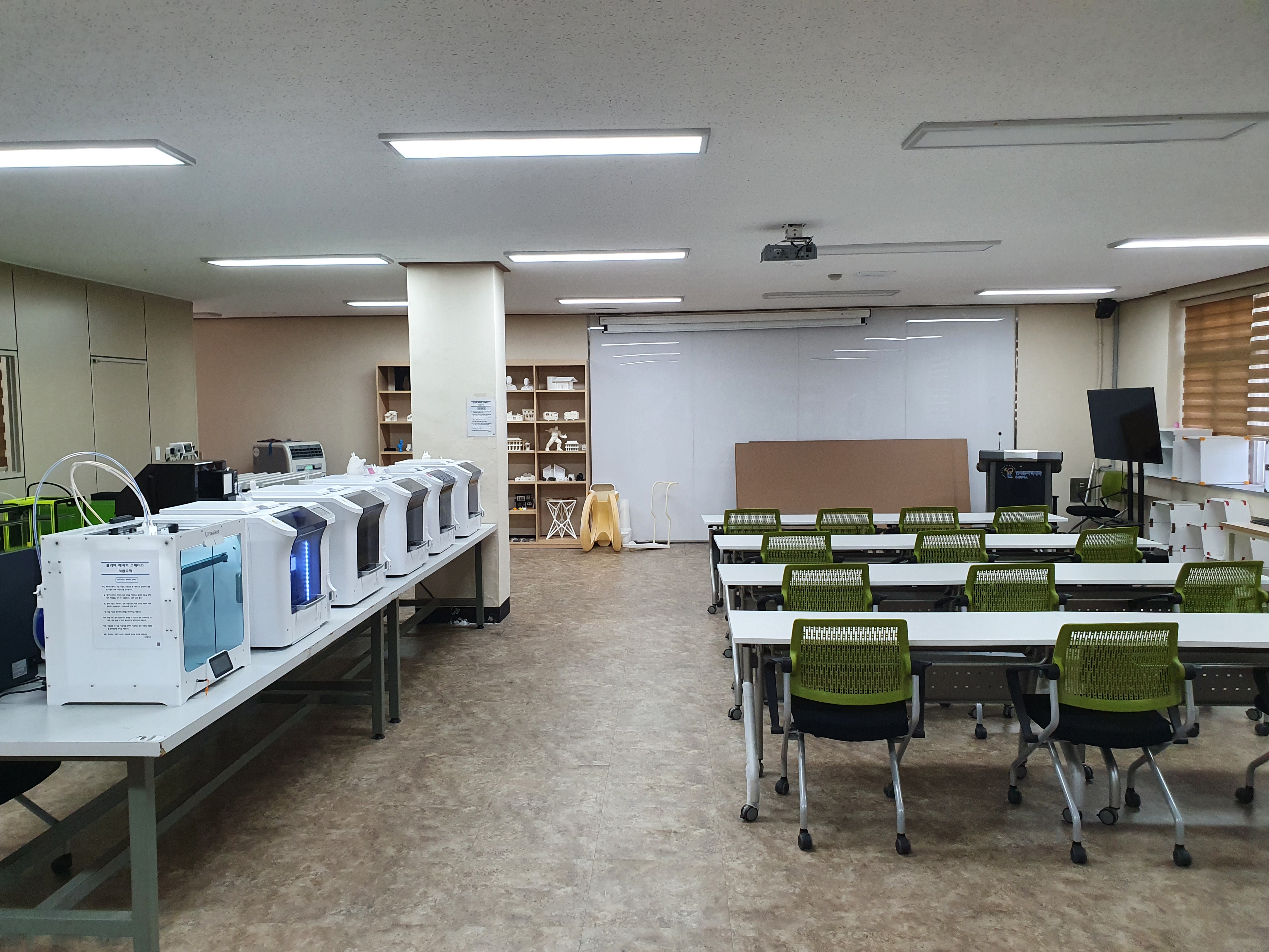 스페이스 전경 사진입니다_1